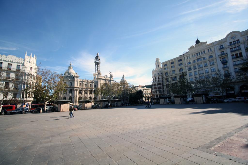 Apartamento Travel Hábitat Ayuntamiento Valencia Exterior foto